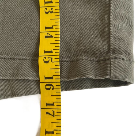 a.n.a. Women's Plus-Size 26 Army Green 4.5" Mid Rise Chino Short - Picture 9 of 12